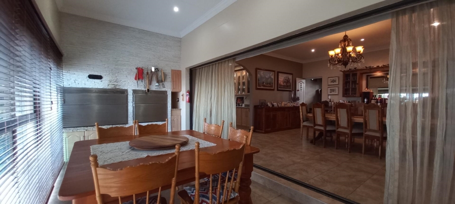 4 Bedroom Property for Sale in Hartenbos Heuwels Western Cape